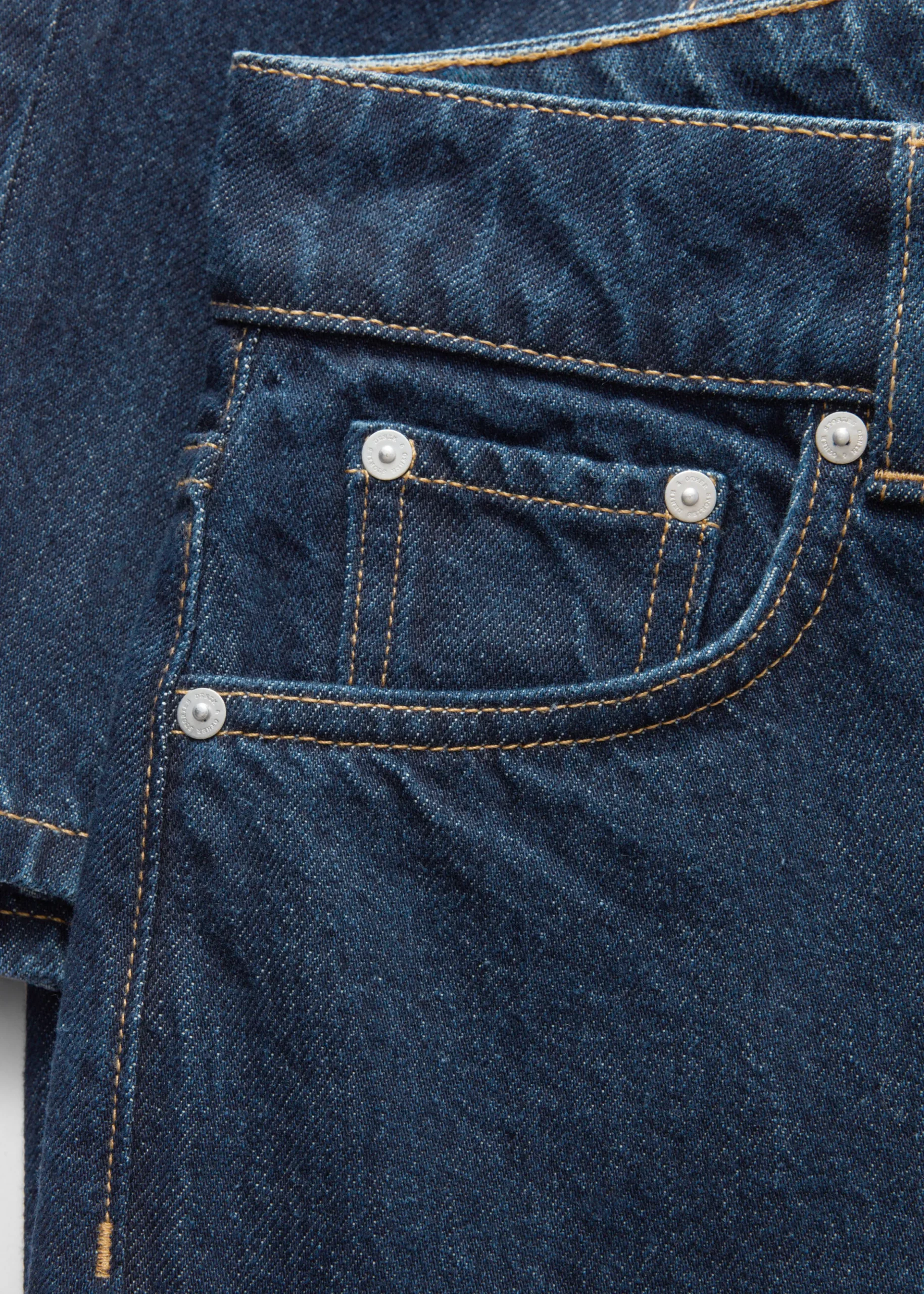 Schmal zulaufende Jeans