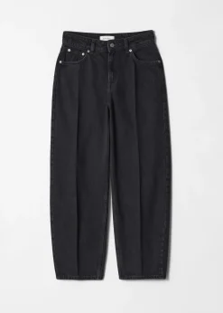 Schmal zulaufende Jeans