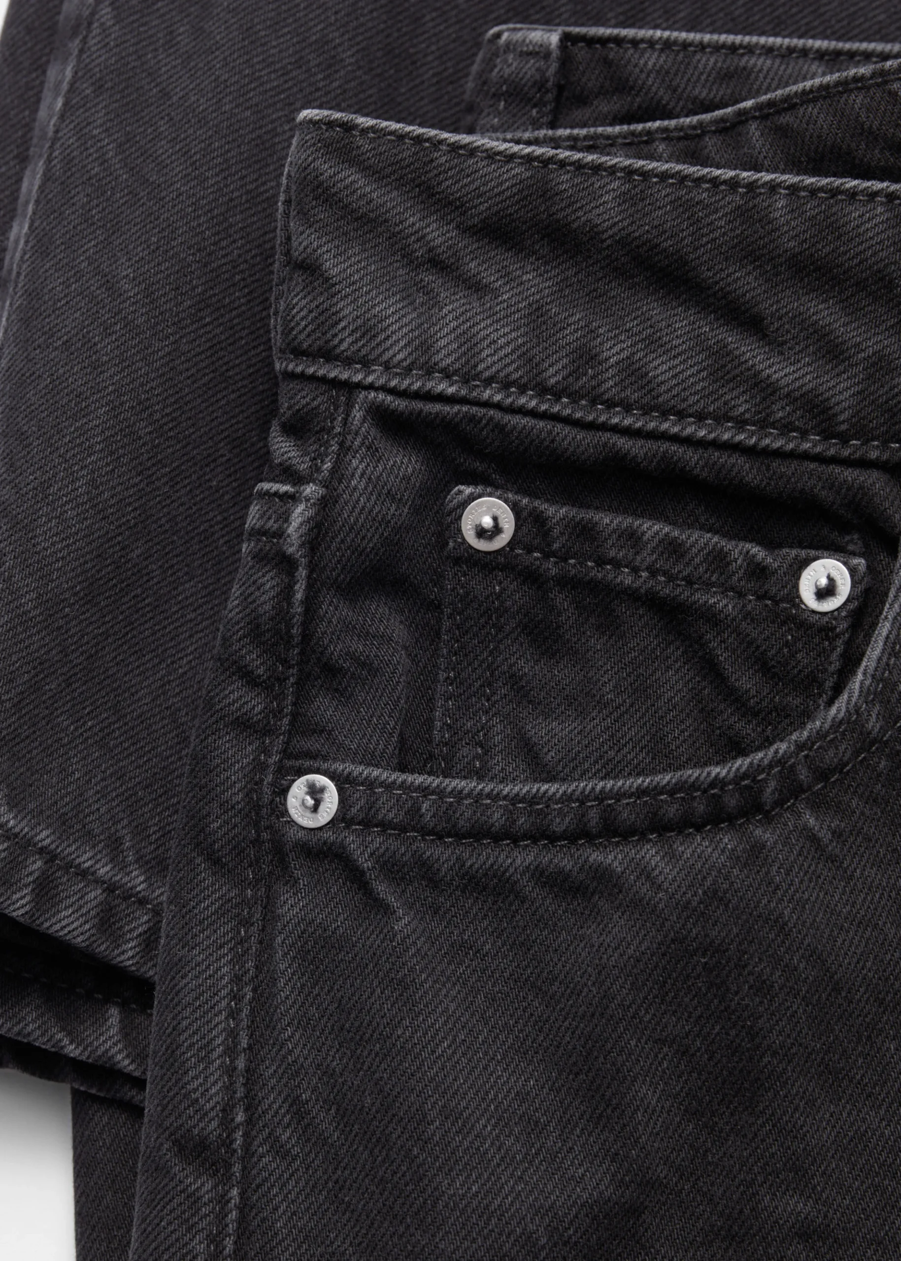 Schmal zulaufende Jeans