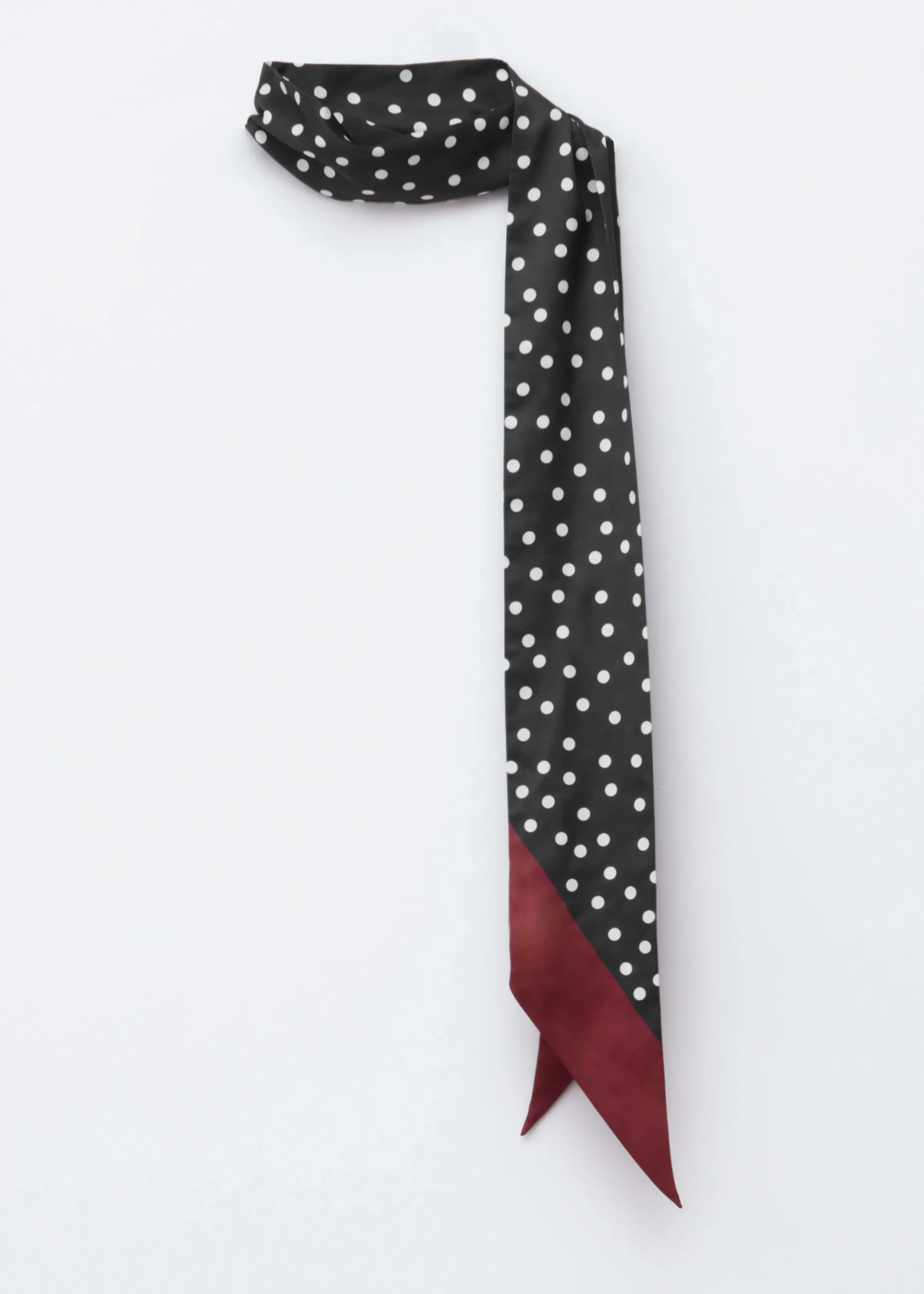 Schmales Tuch mit Polka-Dots