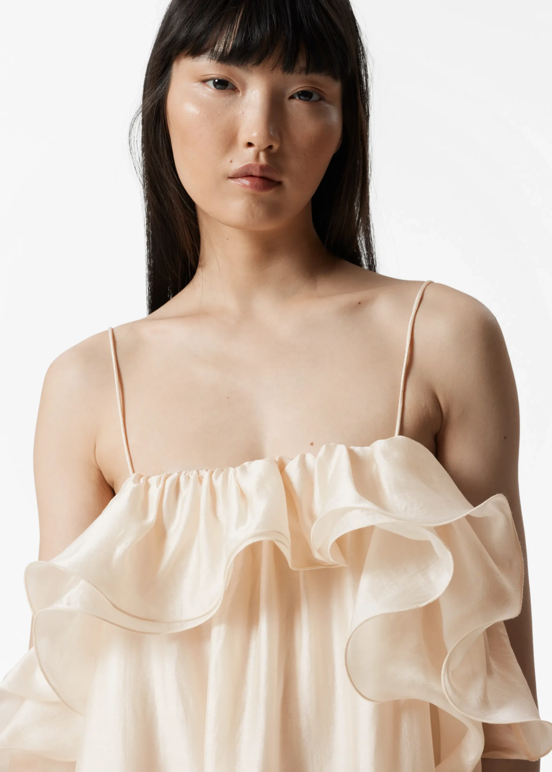 Schulterfreies Maxikleid mit Rüschen