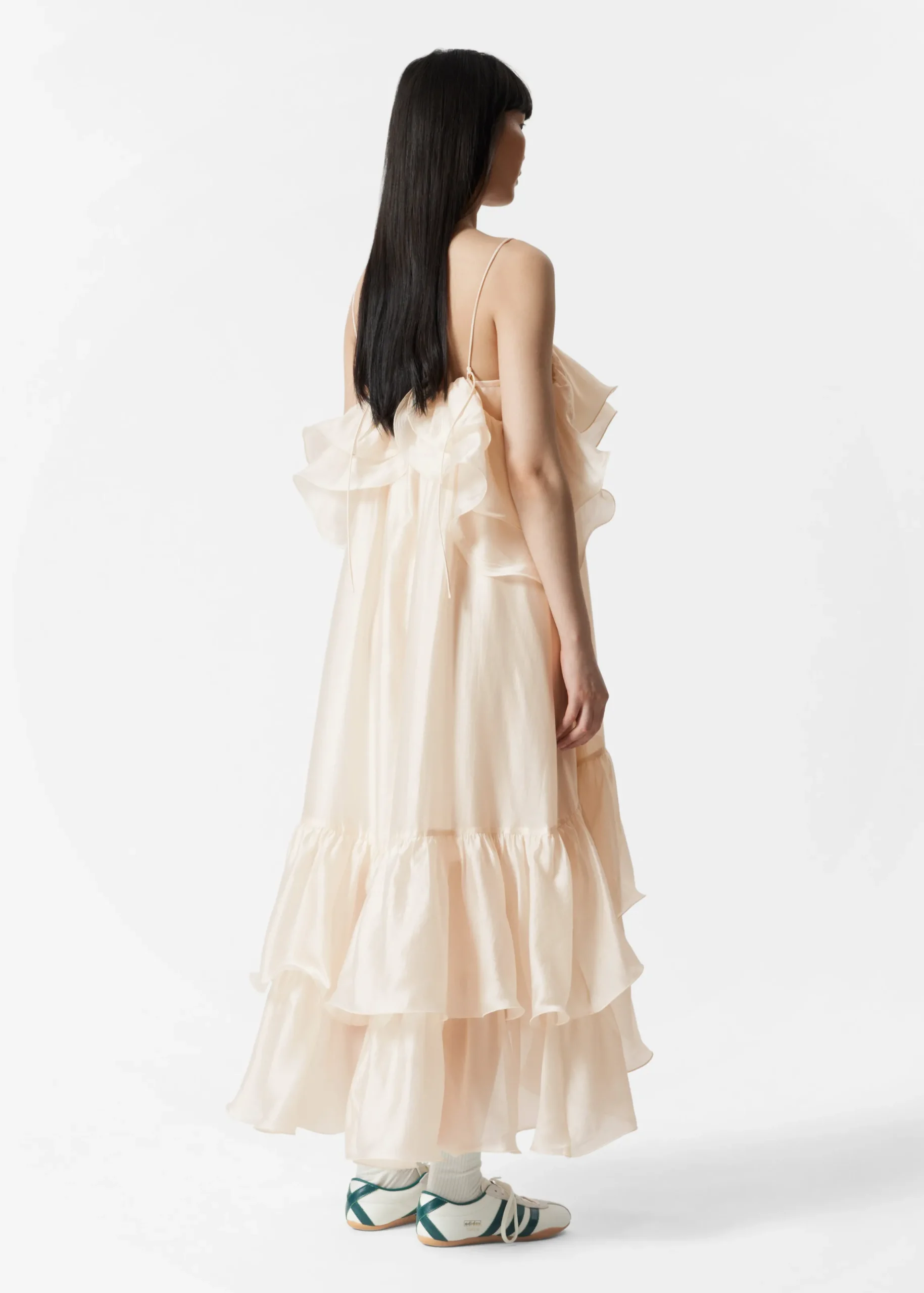 Schulterfreies Maxikleid mit Rüschen