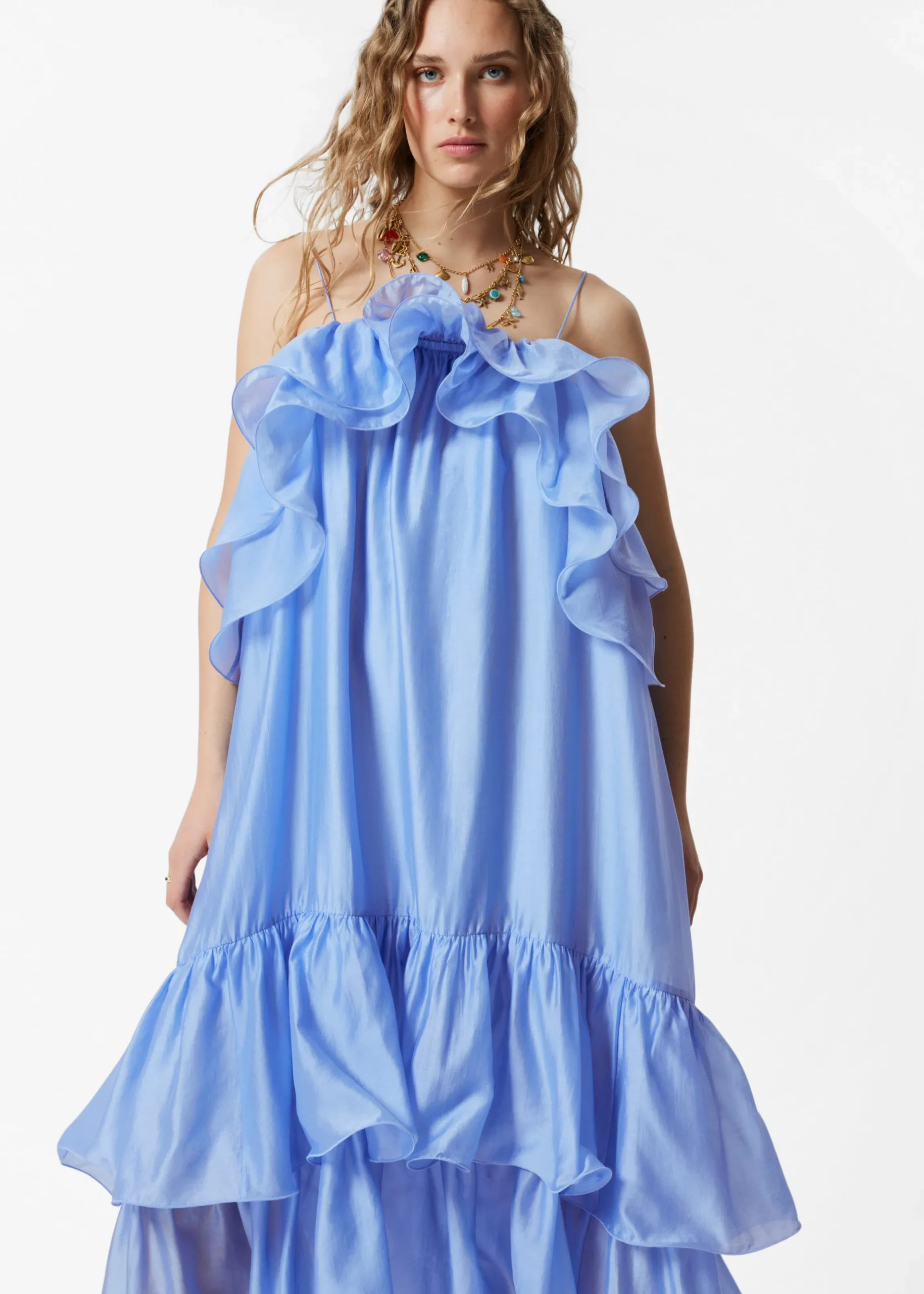 Schulterfreies Maxikleid mit Rüschen
