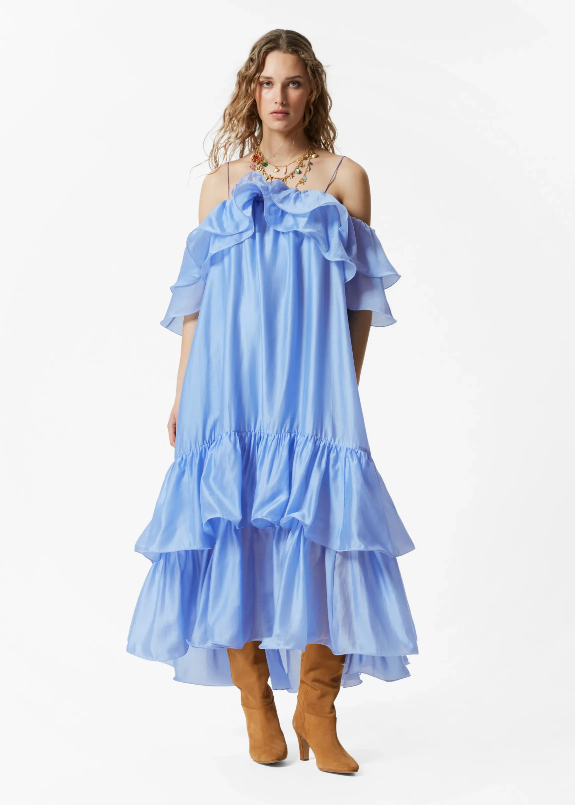 Schulterfreies Maxikleid mit Rüschen