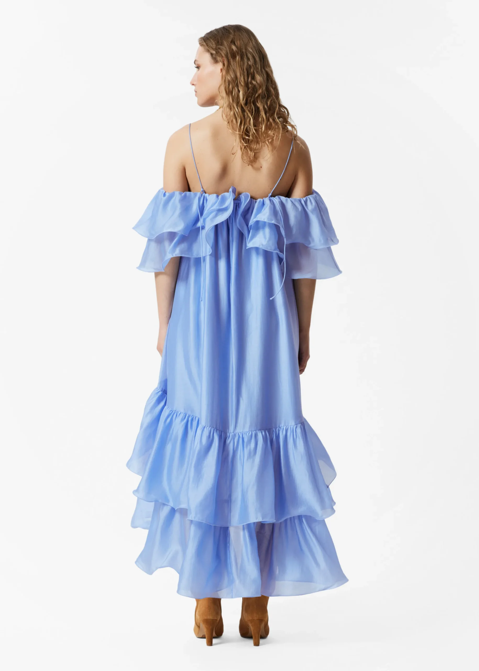 Schulterfreies Maxikleid mit Rüschen