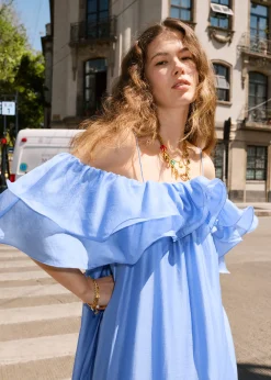 Schulterfreies Maxikleid mit Rüschen