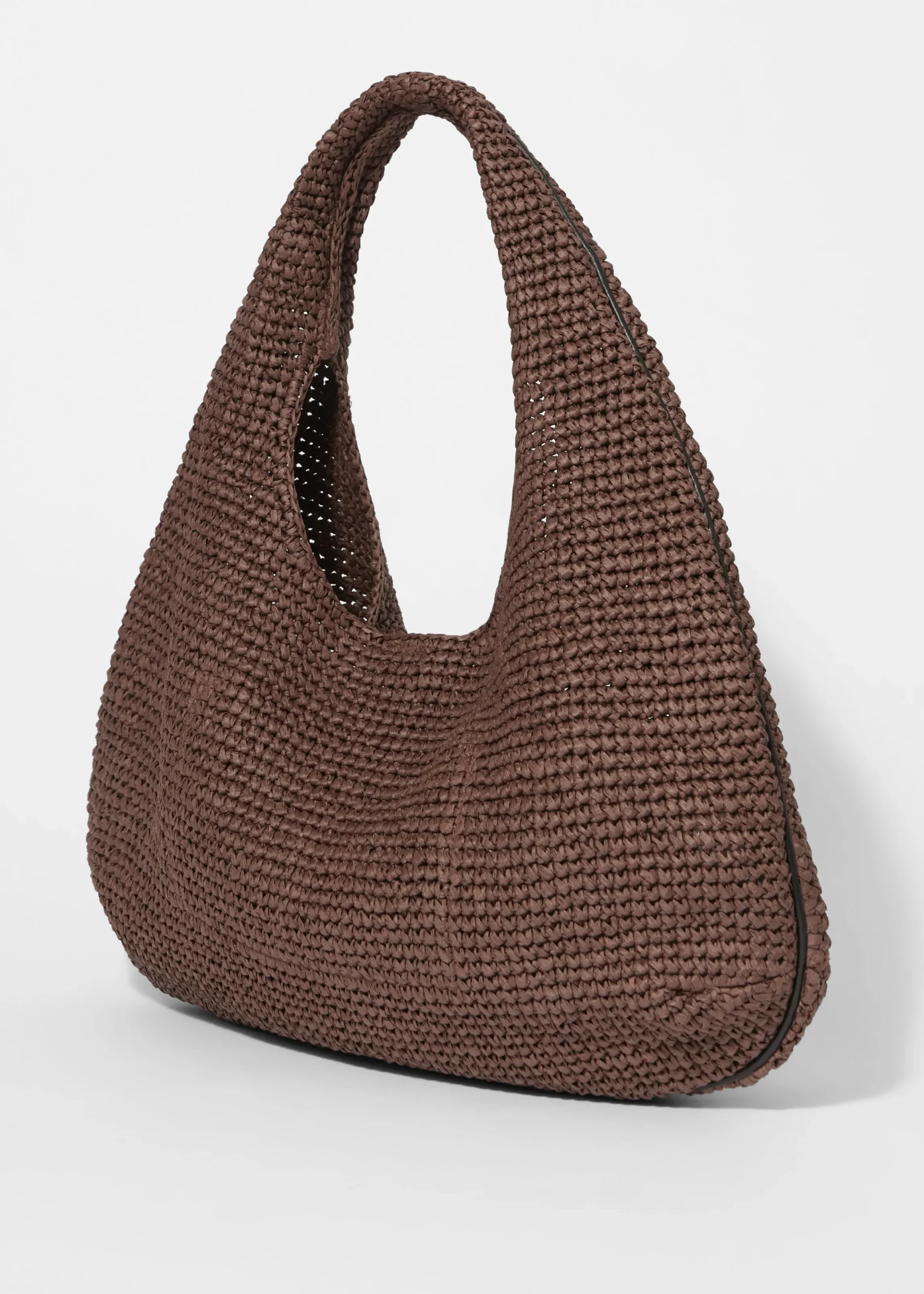 Schultertasche aus Stroh mit Lederpaspelierung