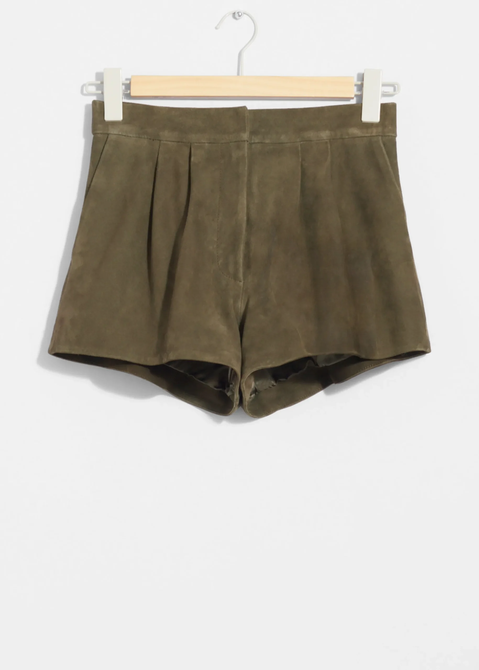 Shorts aus Veloursleder