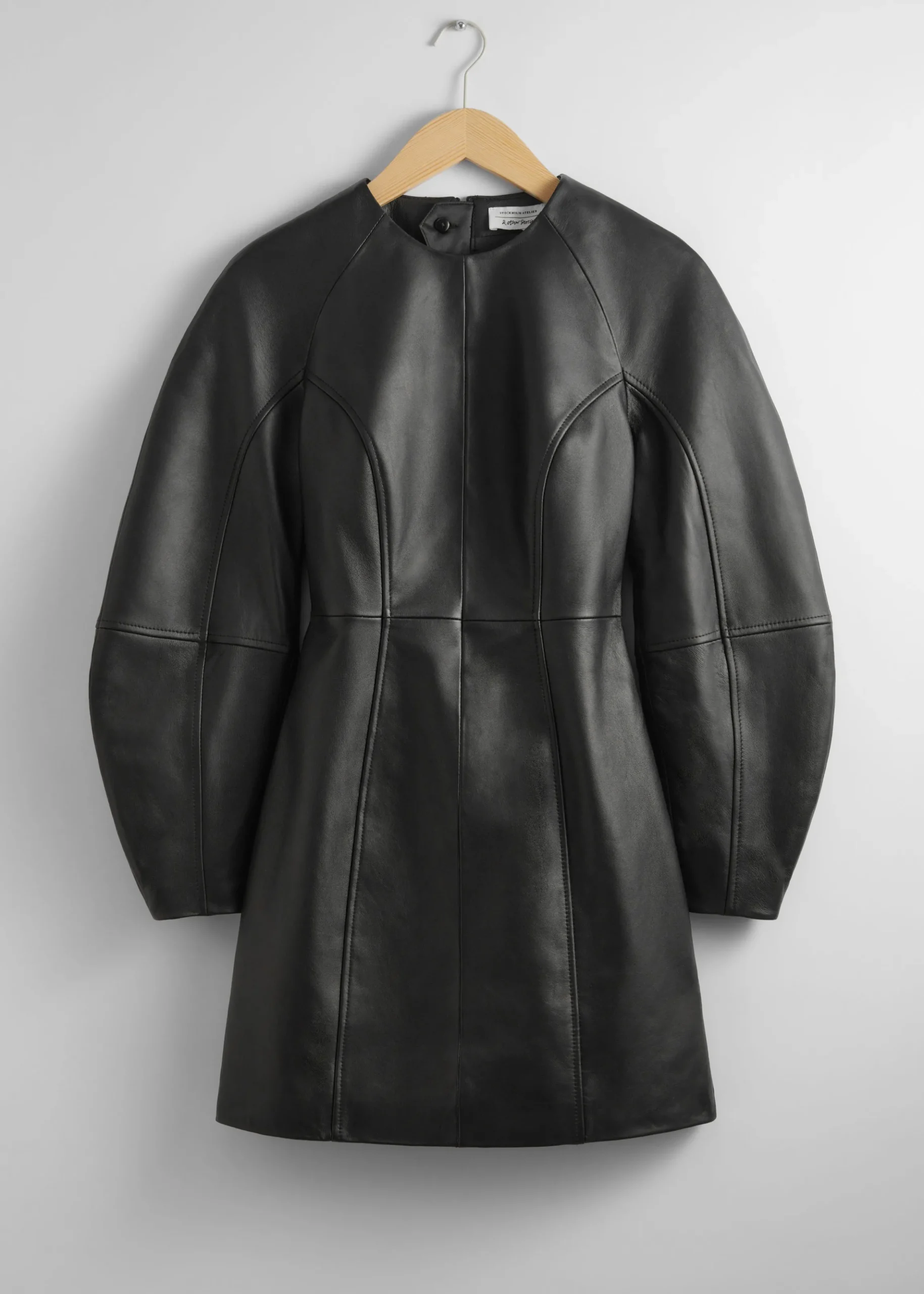Skulpturales Minikleid aus Leder