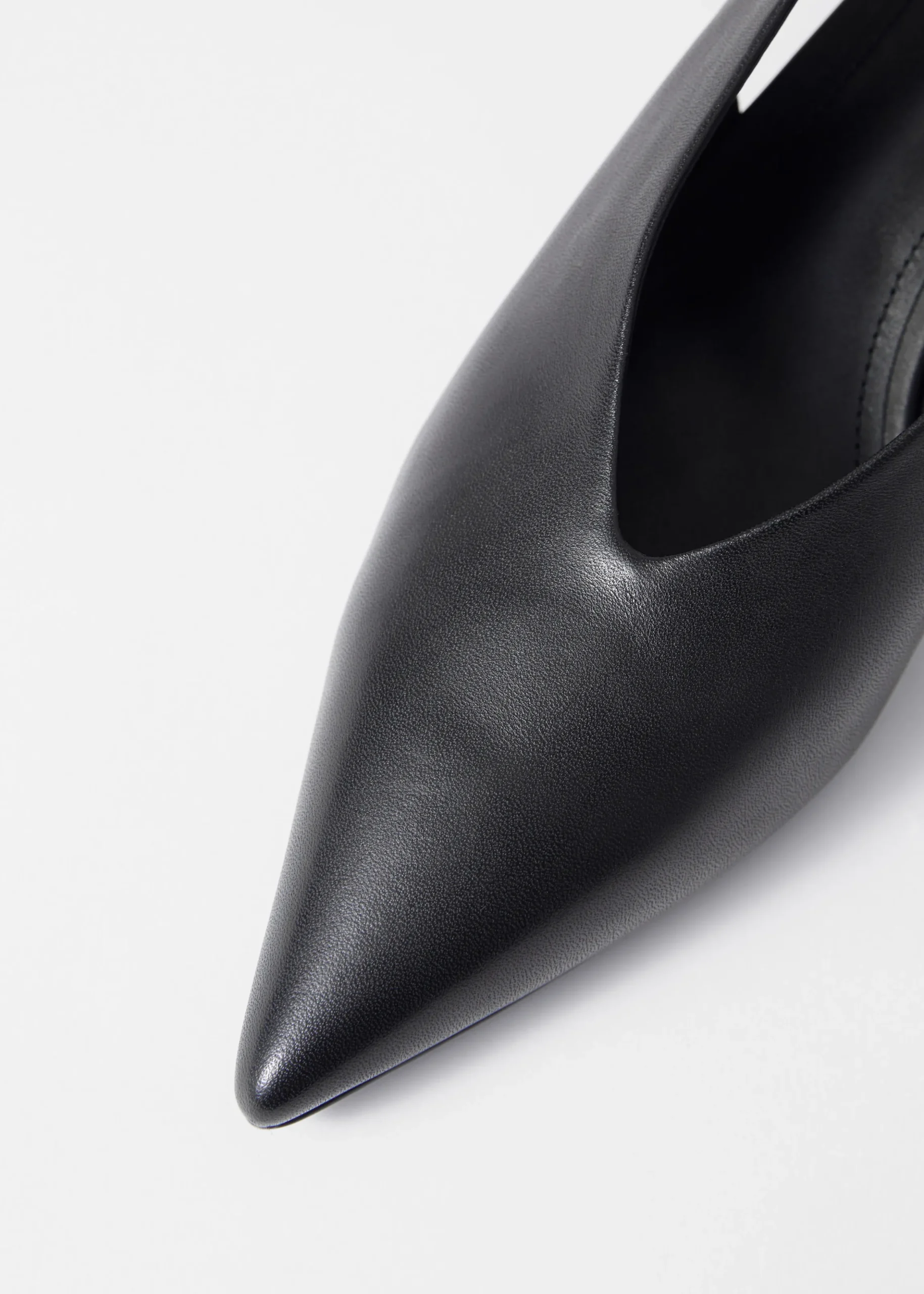 Slingback-Pumps aus Leder