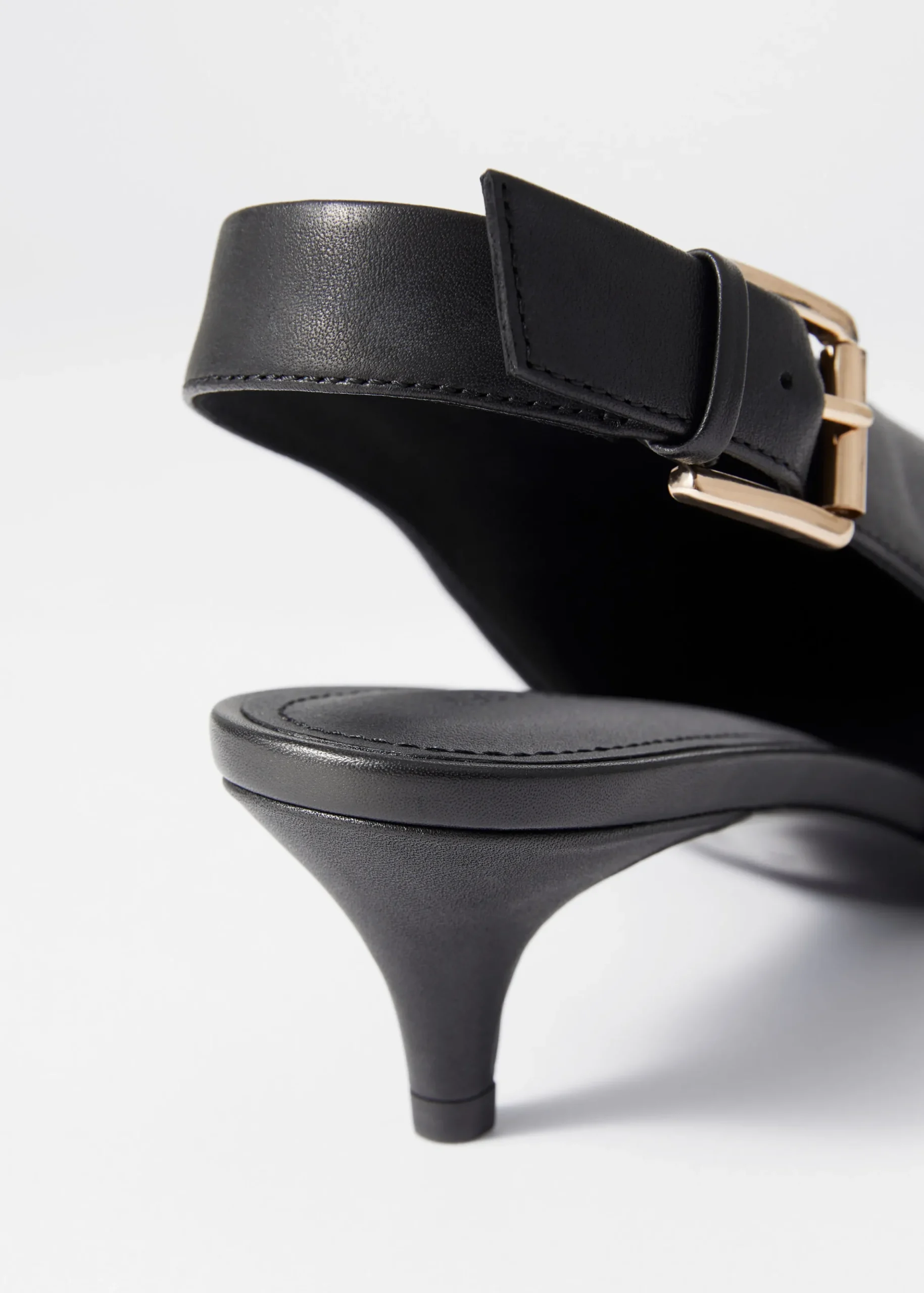 Slingback-Pumps aus Leder