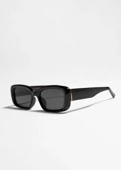 Sonnenbrille mit breitem, rechteckigem Rahmen
