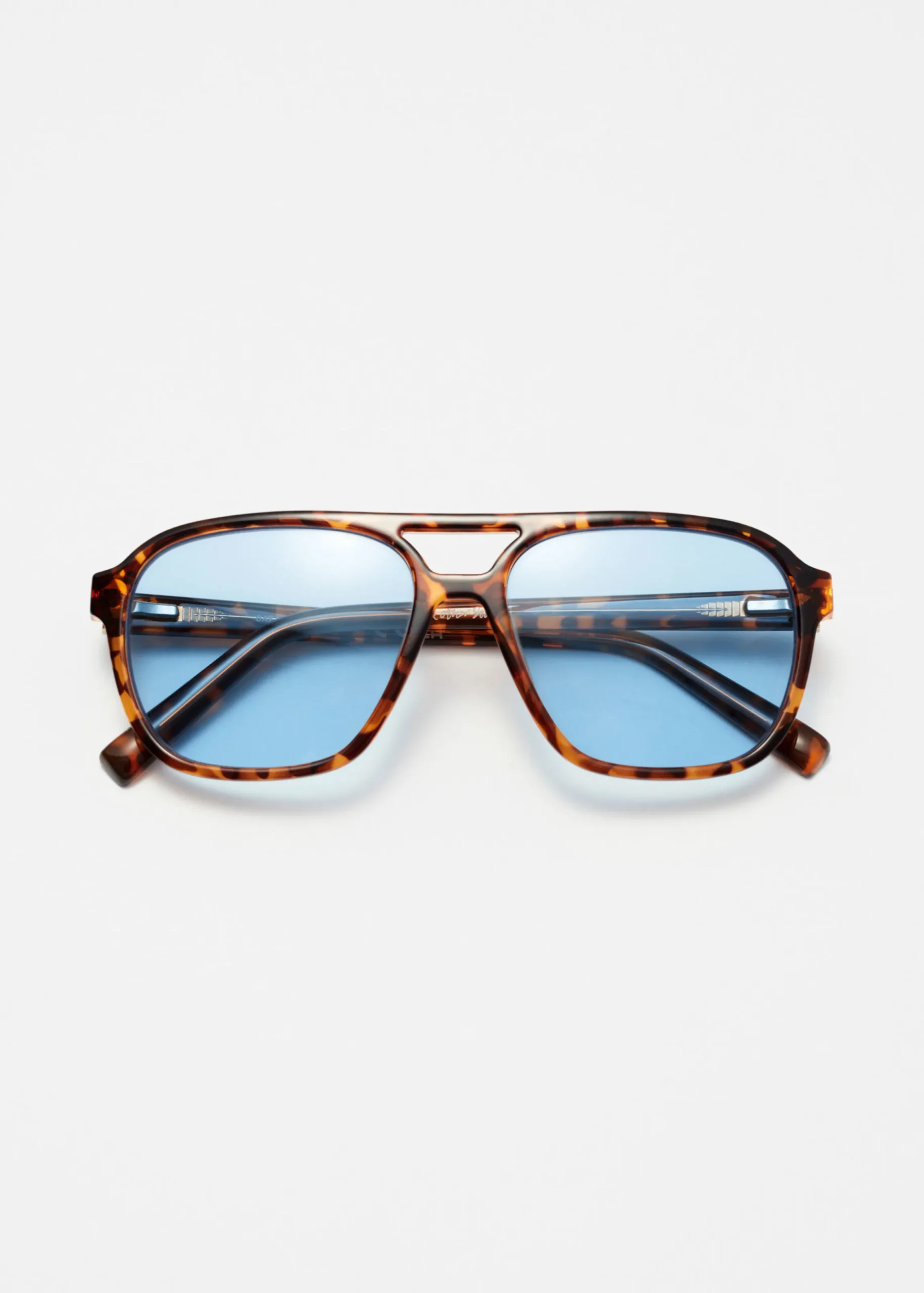 Sonnenbrille mit Pilotenrahmen