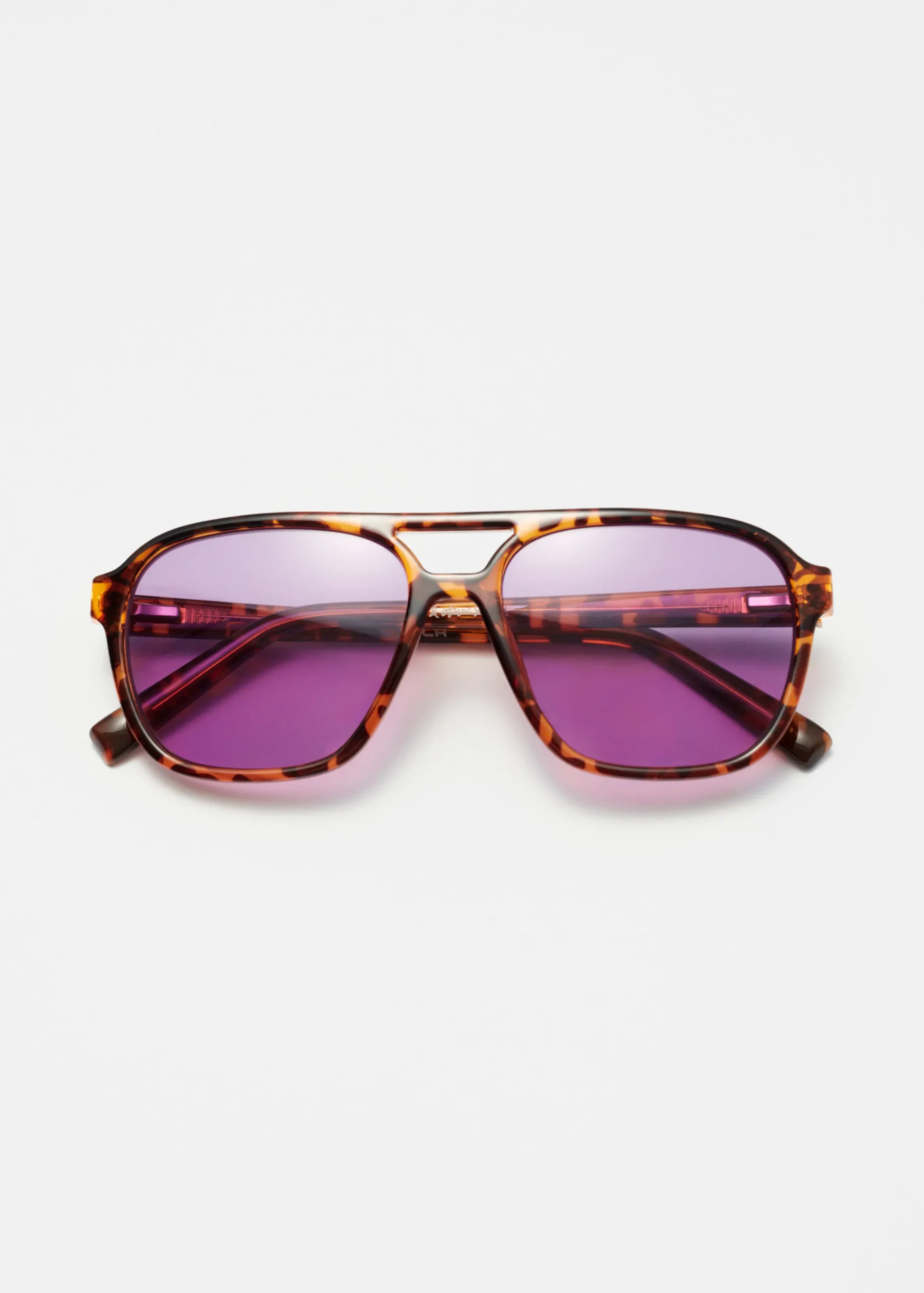 Sonnenbrille mit Pilotenrahmen