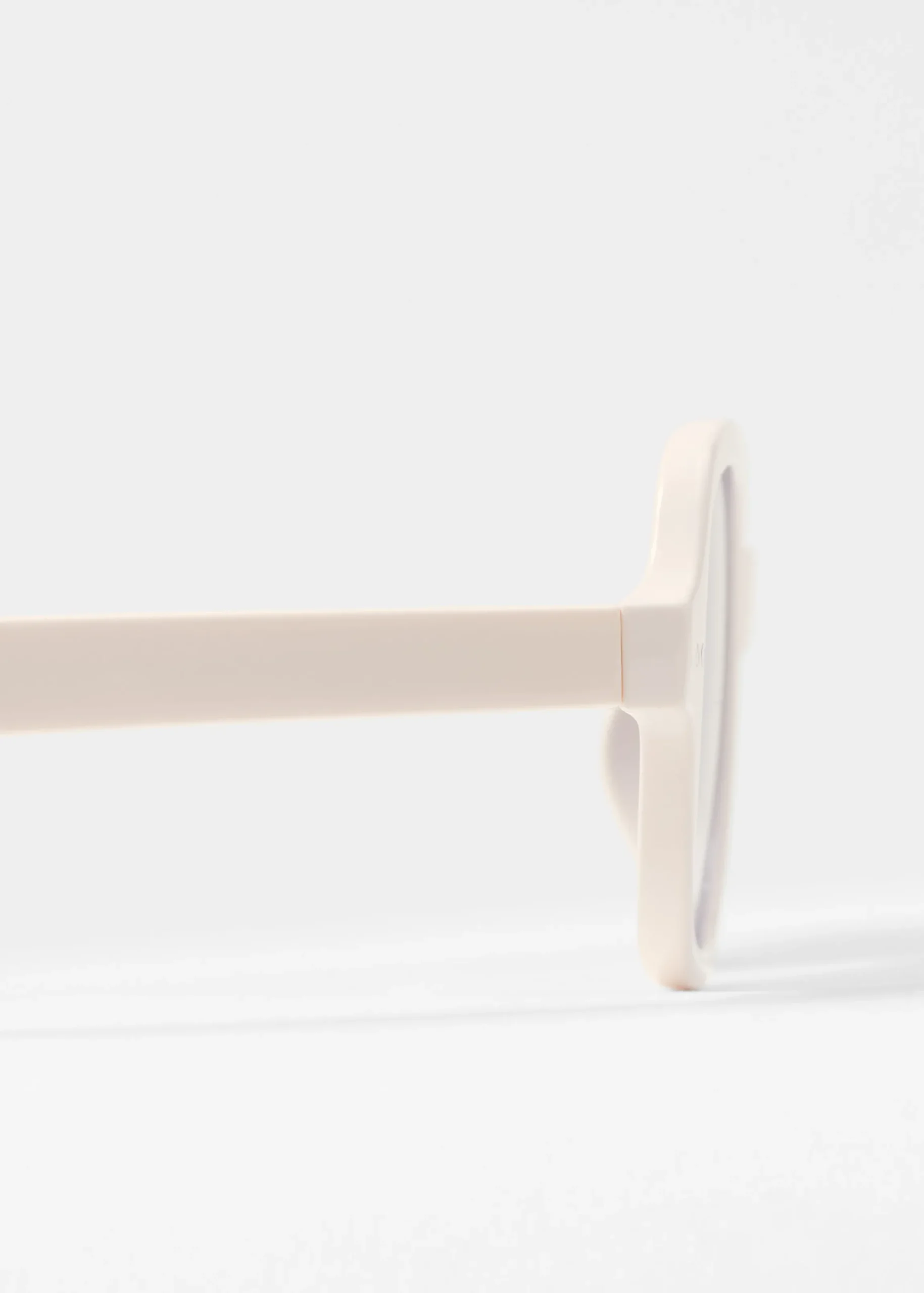 Sonnenbrille mit rechteckigem Rahmen