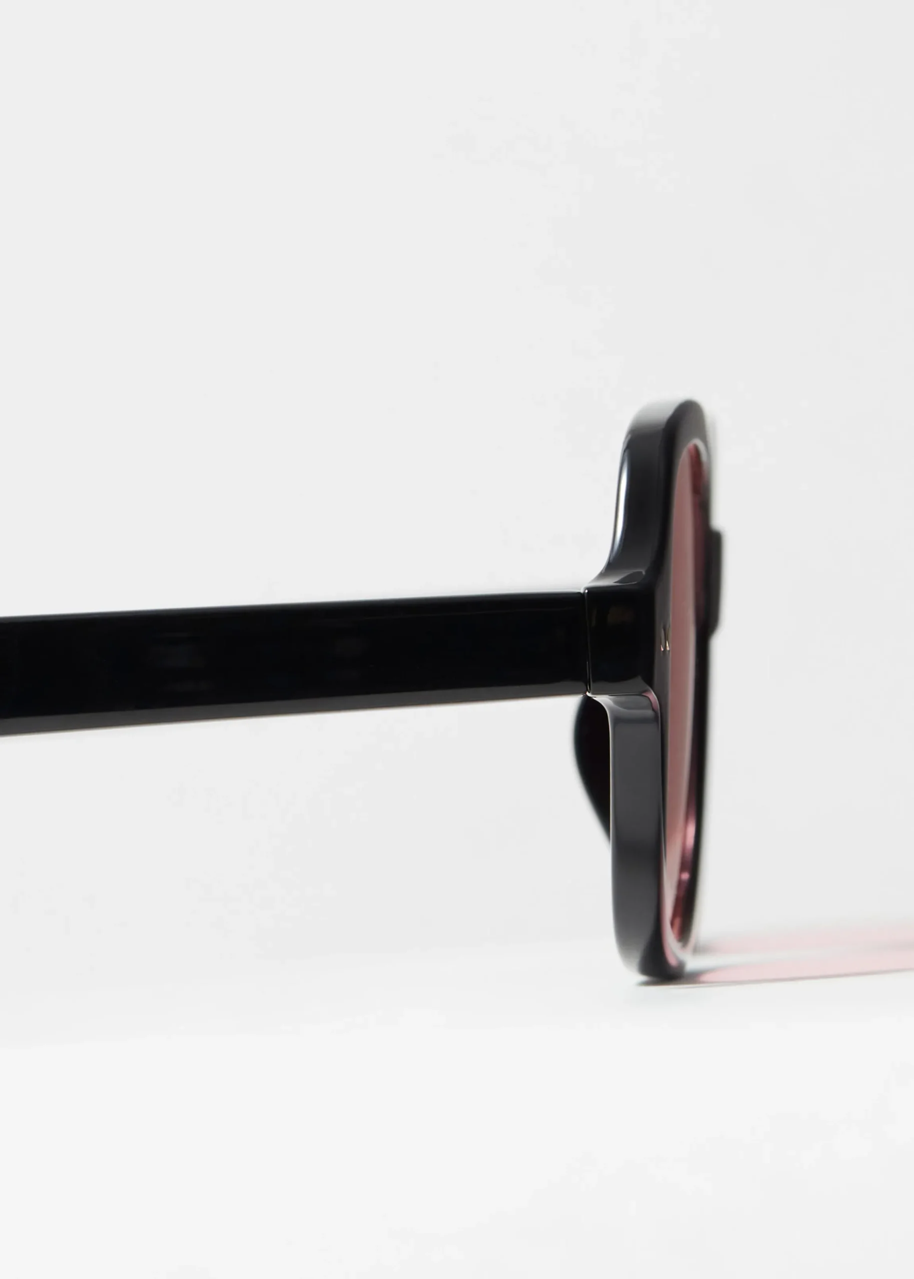 Sonnenbrille mit rechteckigem Rahmen