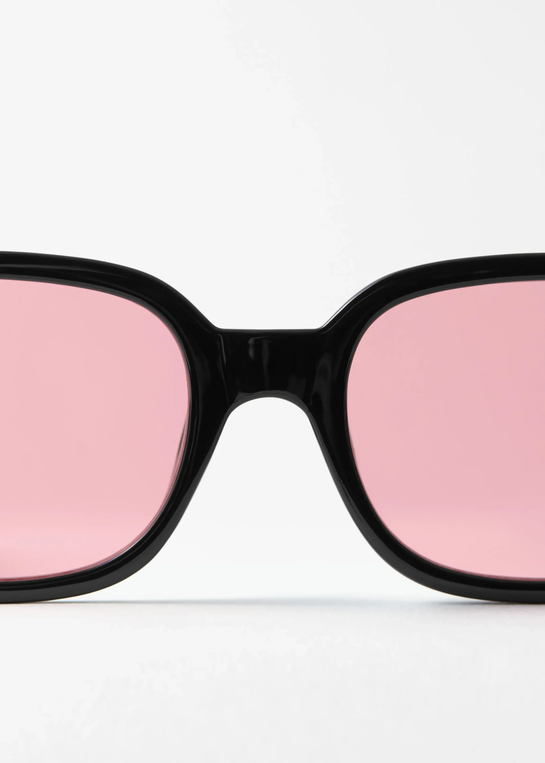 Sonnenbrille mit rechteckigem Rahmen
