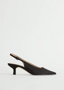 Spitz zulaufende Pumps mit Fersenriemen
