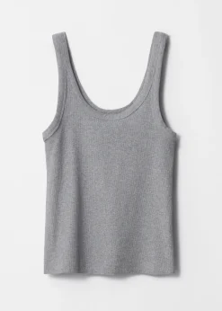 Tief ausgeschnittenes Tanktop