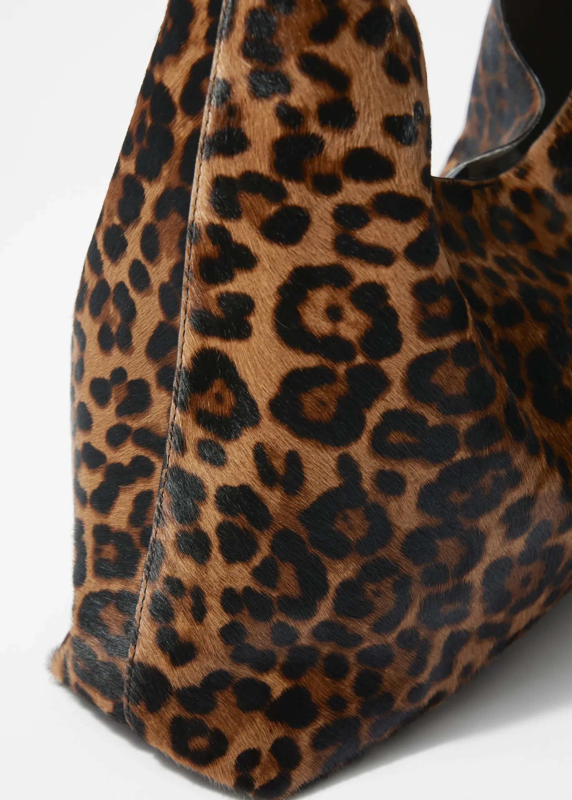 Tragetasche aus Leder mit Leopardenmuster