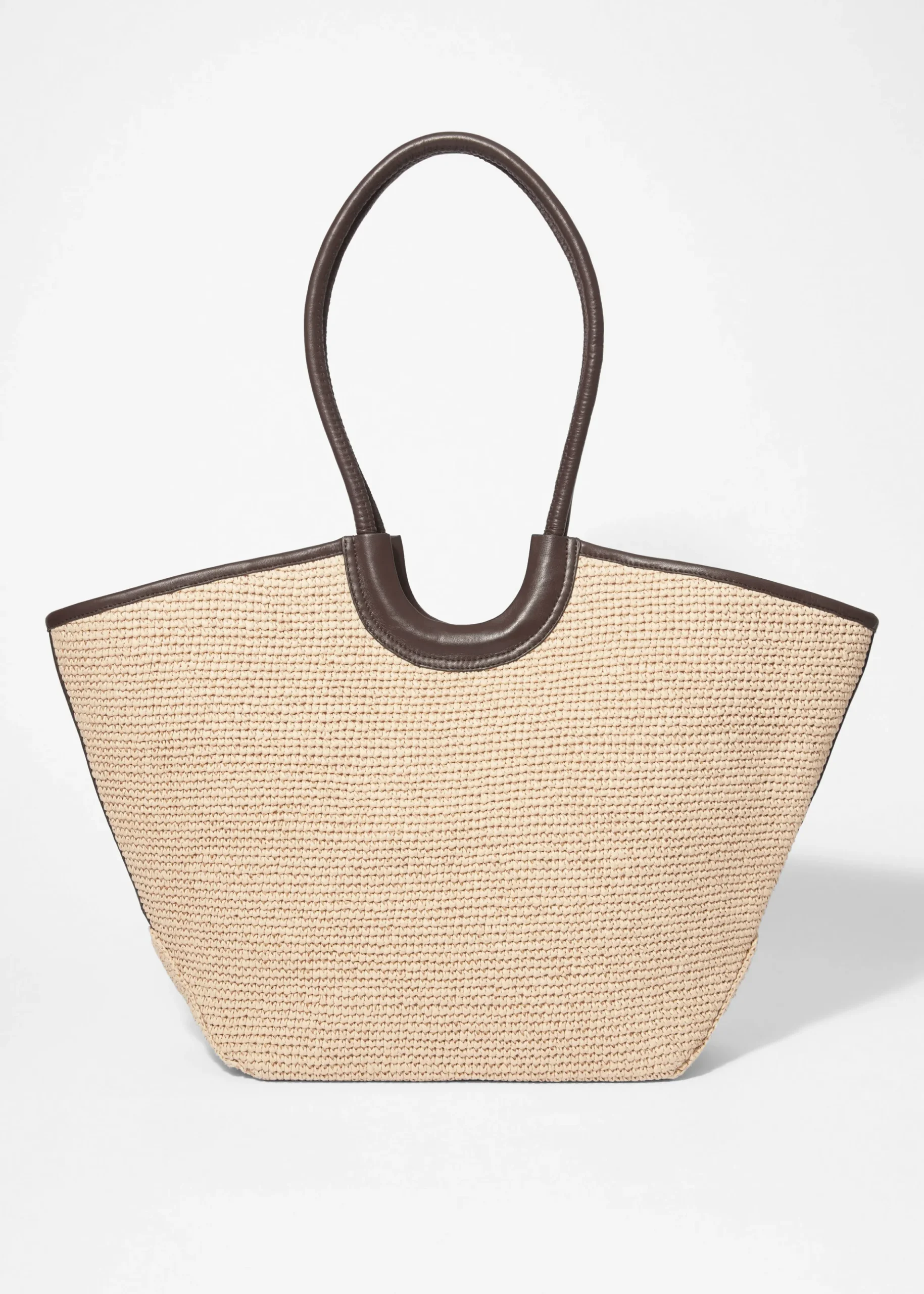 Tragetasche aus Stroh mit Lederdetail