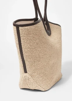 Tragetasche aus Stroh mit Lederdetail