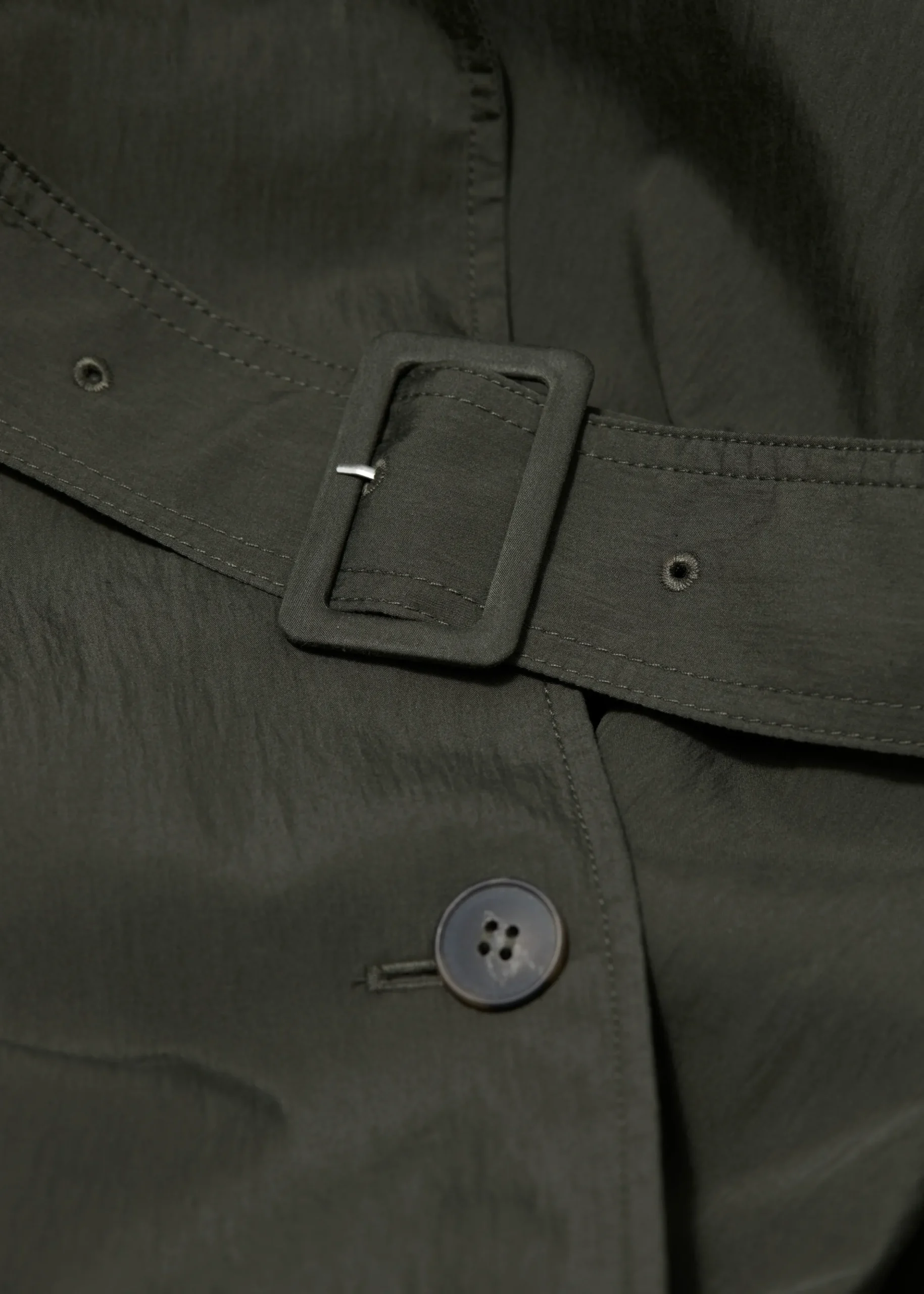 Trenchcoat mit hohem Kragen