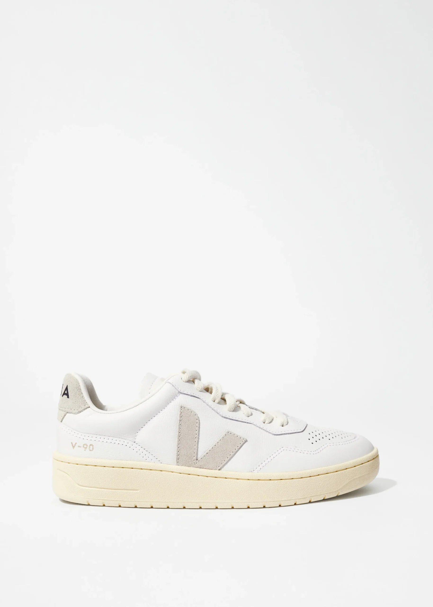 Veja V-90 Sneaker