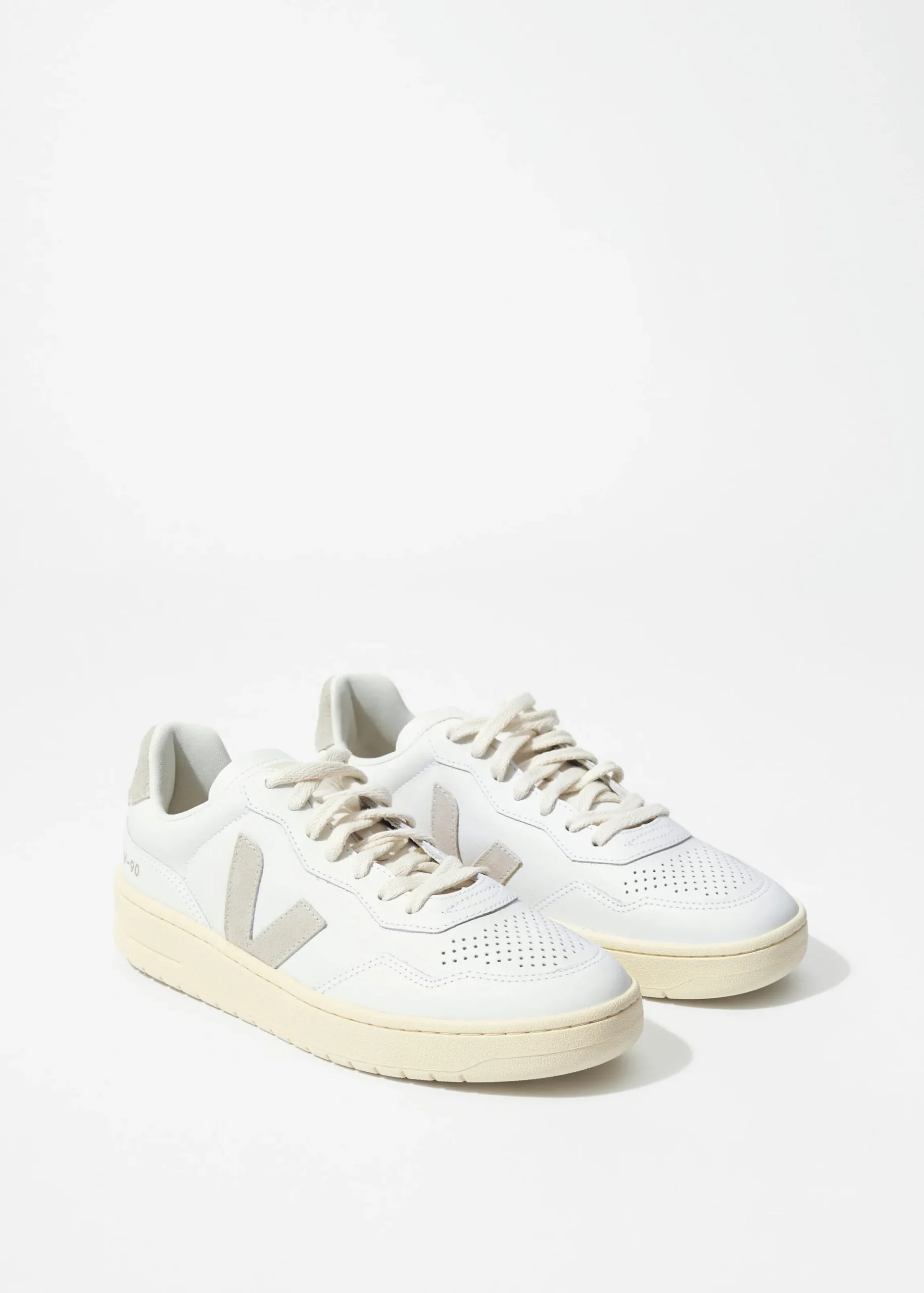 Veja V-90 Sneaker
