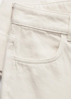 Verkürzte Jeans mit geradem Bein