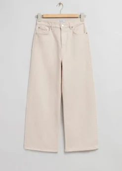 Verkürzte Jeans mit weitem Bein