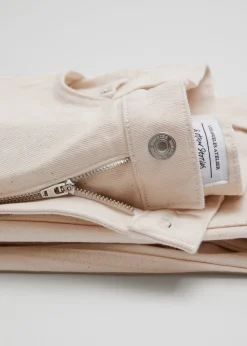 Verkürzte Jeans mit weitem Bein