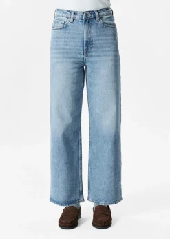 Verkürzte Jeans mit weitem Bein