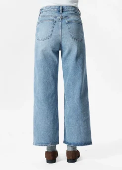 Verkürzte Jeans mit weitem Bein