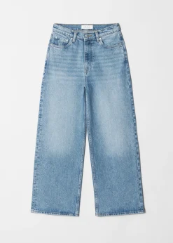Verkürzte Jeans mit weitem Bein