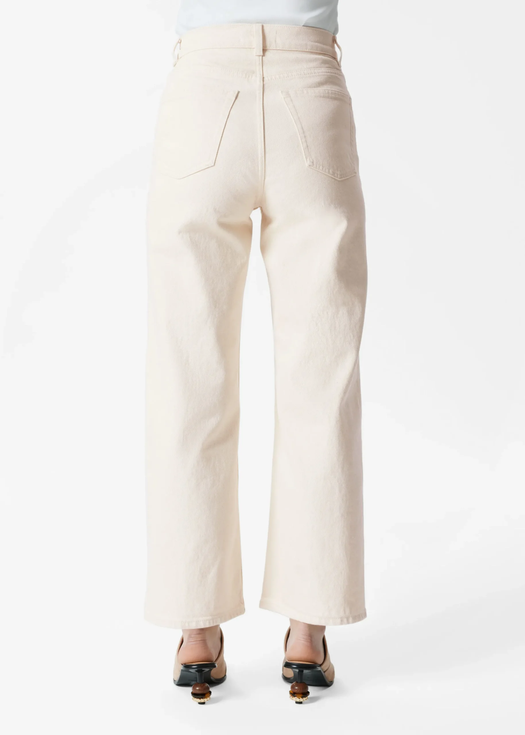 Verkürzte Jeans mit weitem Bein