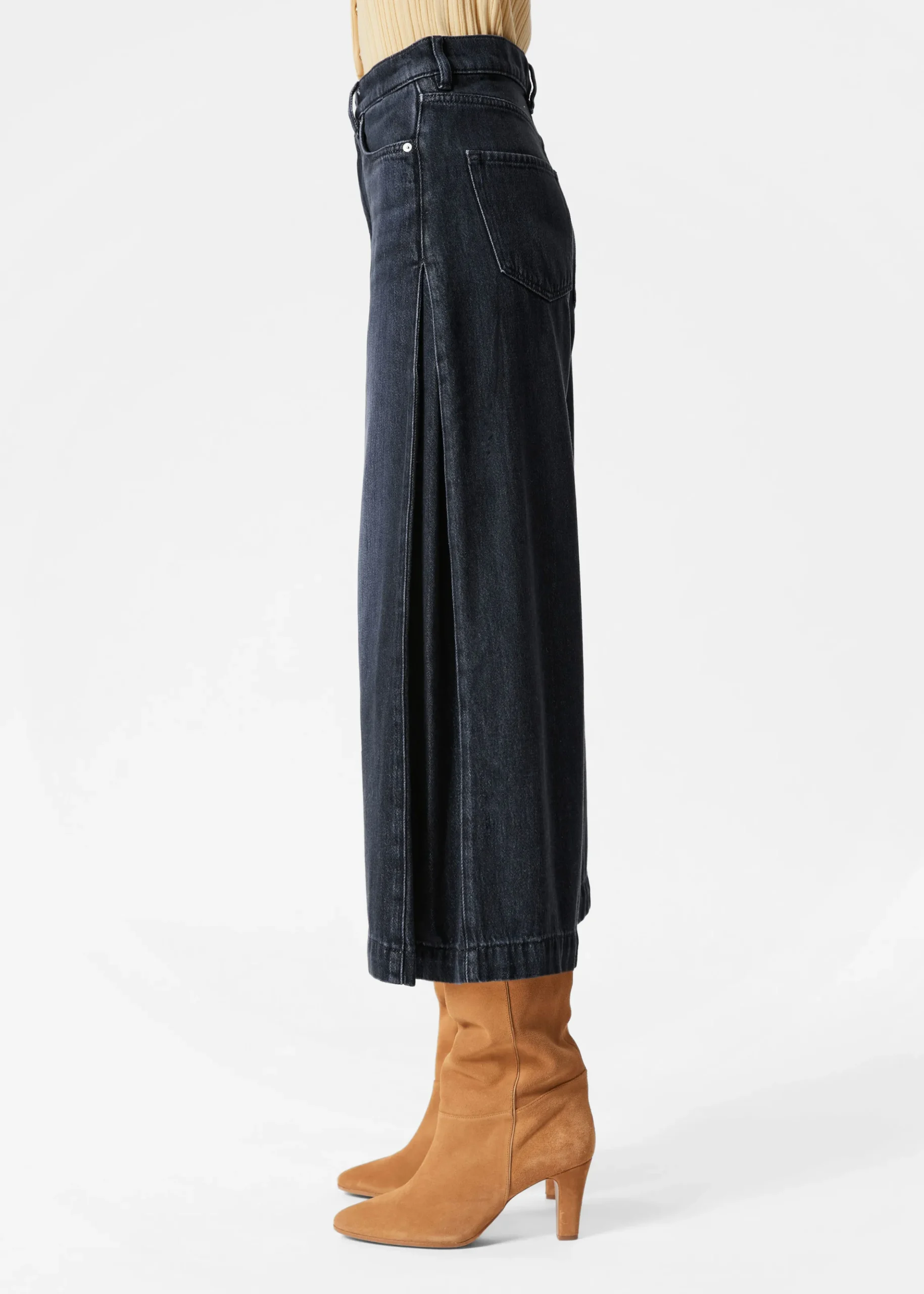 Verkürzte Jeans mit weitem Bein
