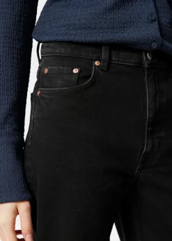 Verkürzte Jeans mit weitem Bein