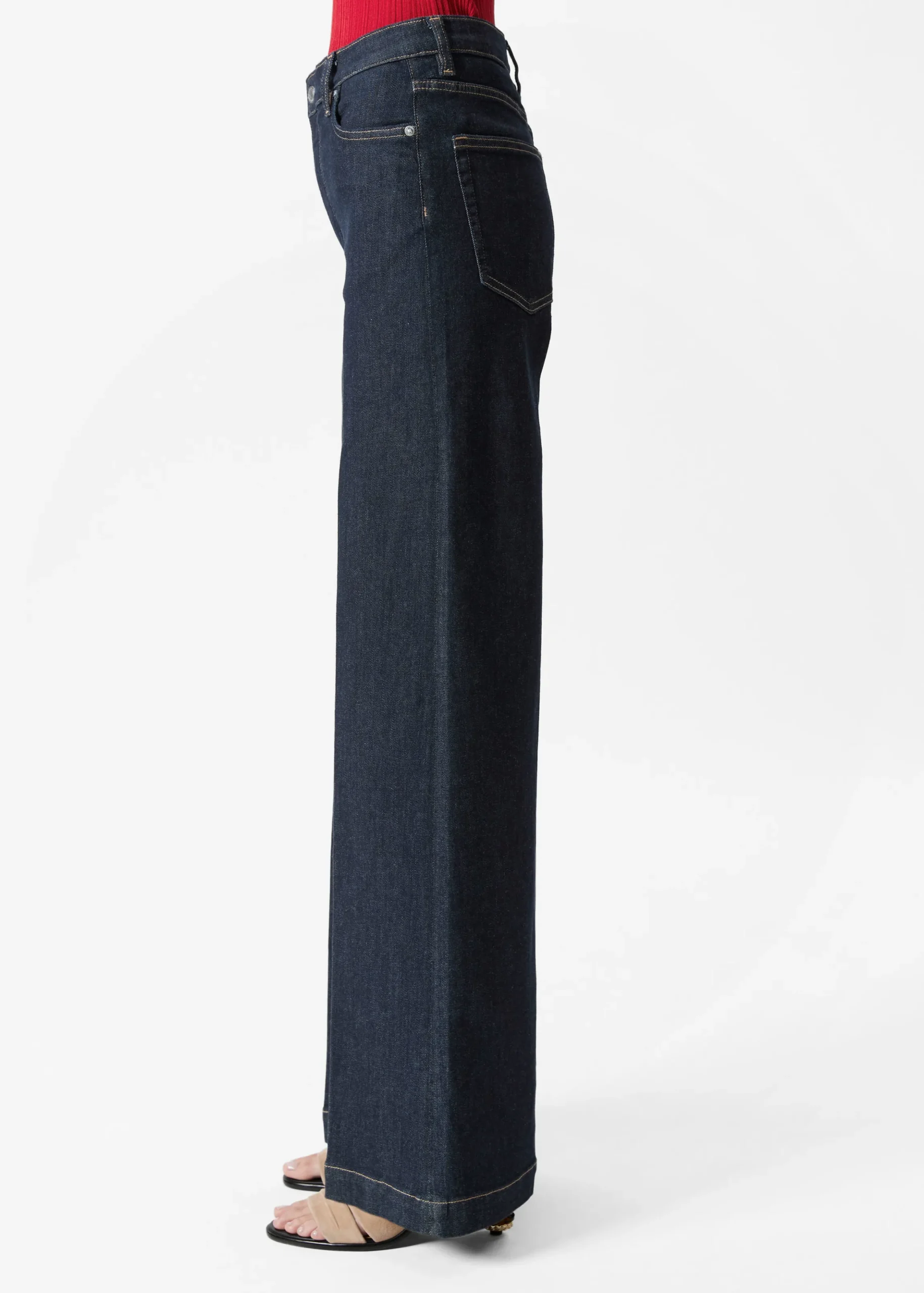 Weite Jeans mit Bügelfalten