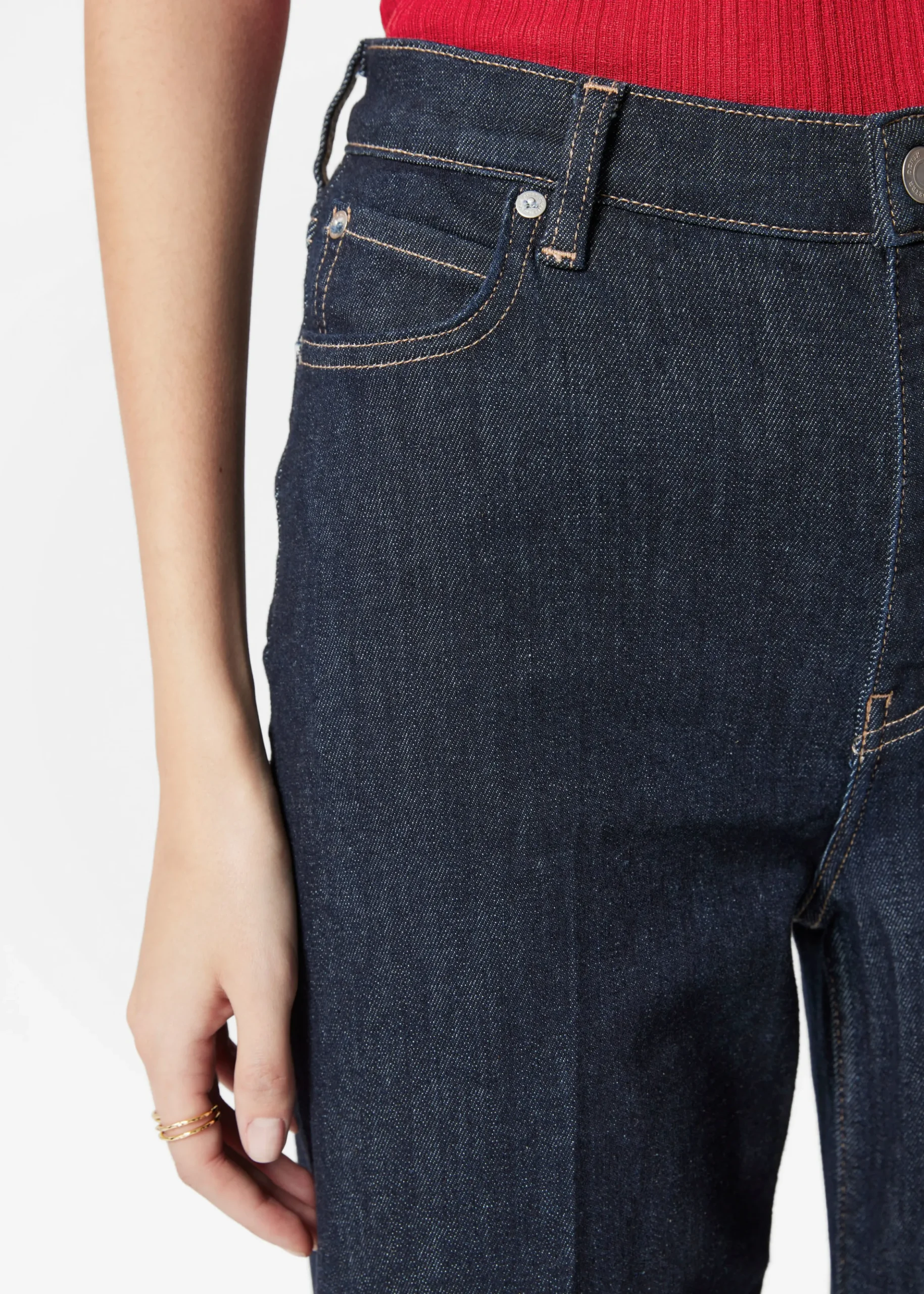 Weite Jeans mit Bügelfalten