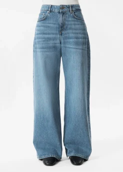 Weite, lange Jeans