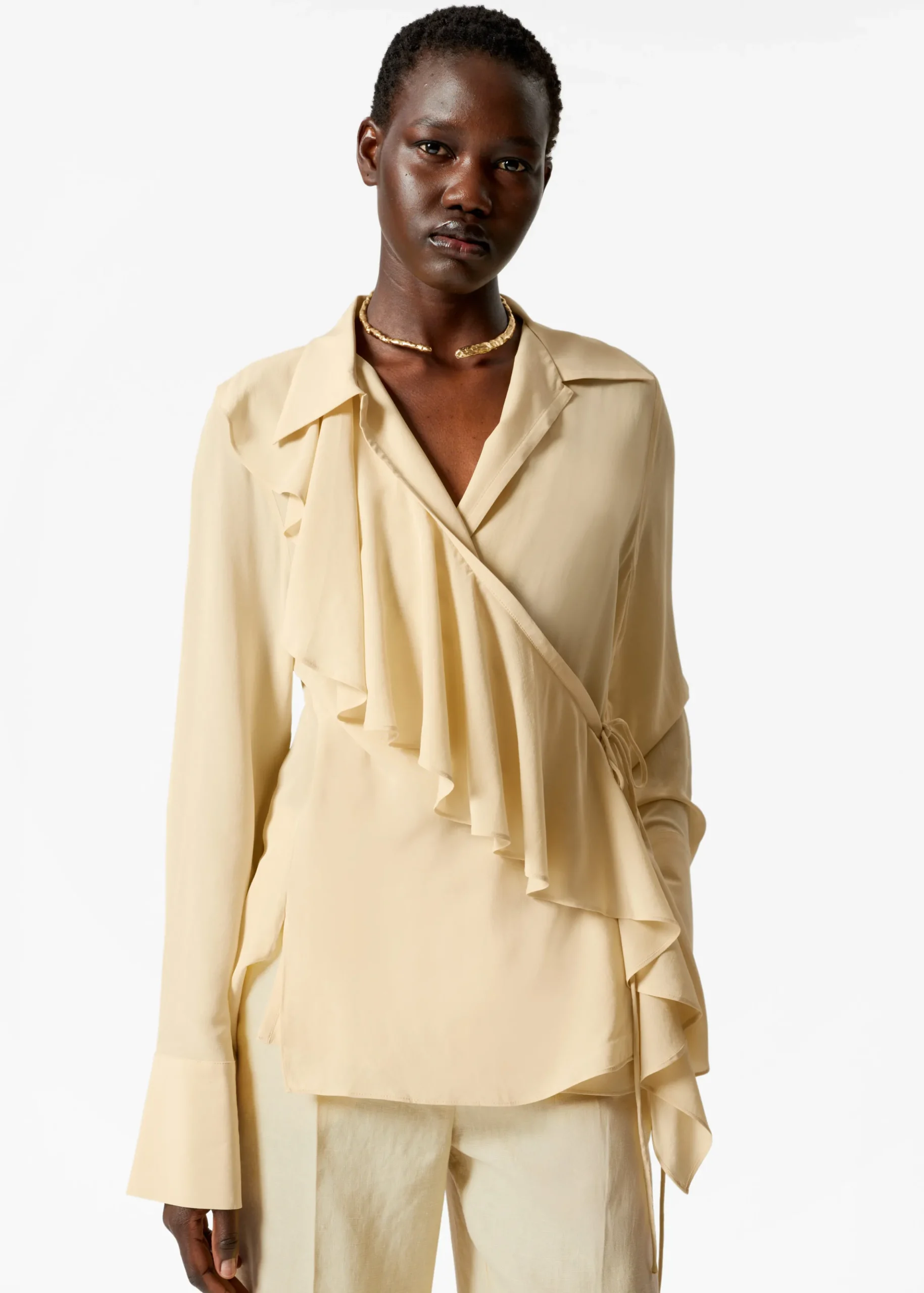 Wickelbluse mit Rüschen